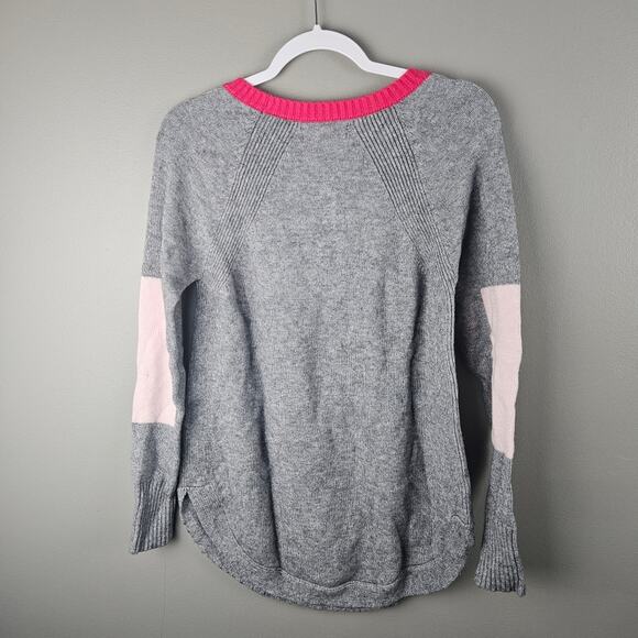 Anthropologie Pullover Pink Neck Line Grey Sweater Size Small - Picture 2 of 6